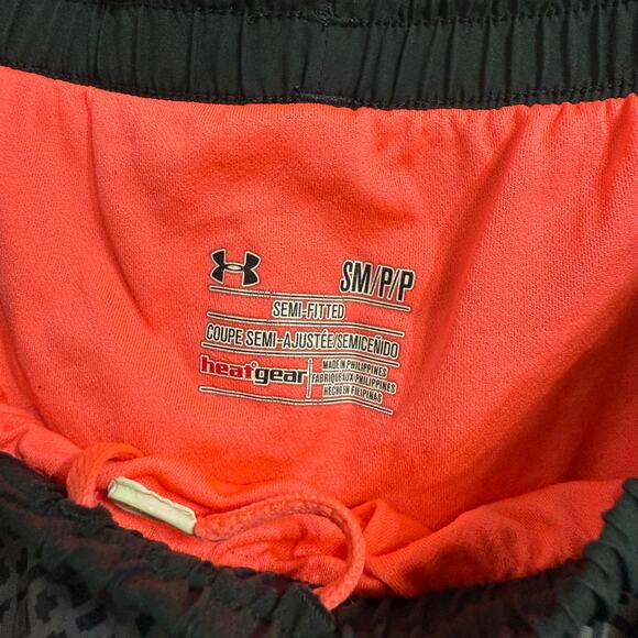 Under Armour Black Coral Athletic Womens Size Small Shorts Lightweight - Picture 5 of 6